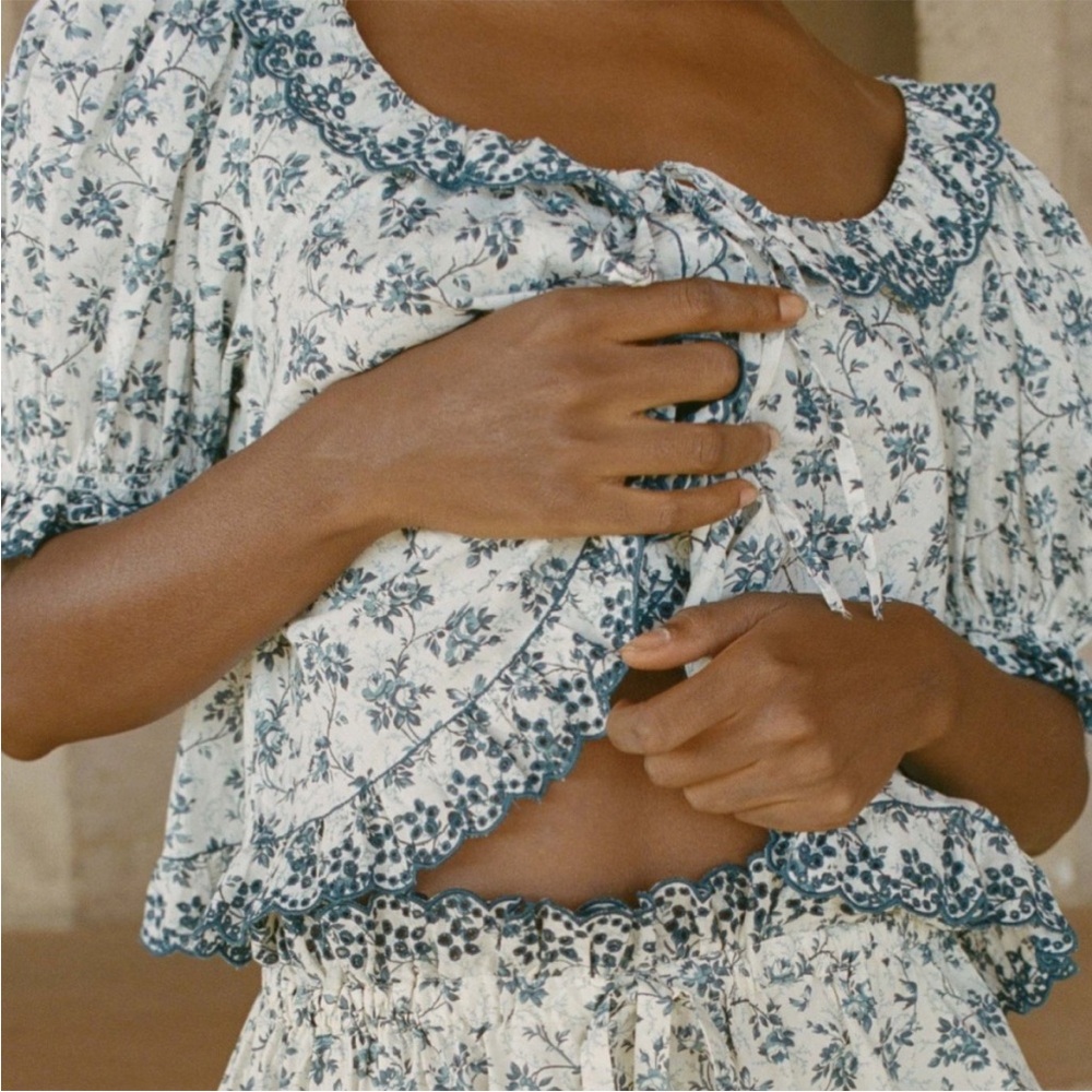 Doen Blue Floral Ruffled Cotton Blouse